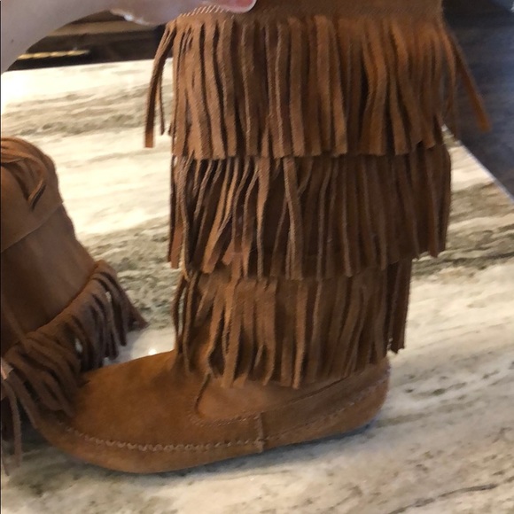 Laura Conrad size 7 1/2 suede fringe boot - Picture 3 of 4
